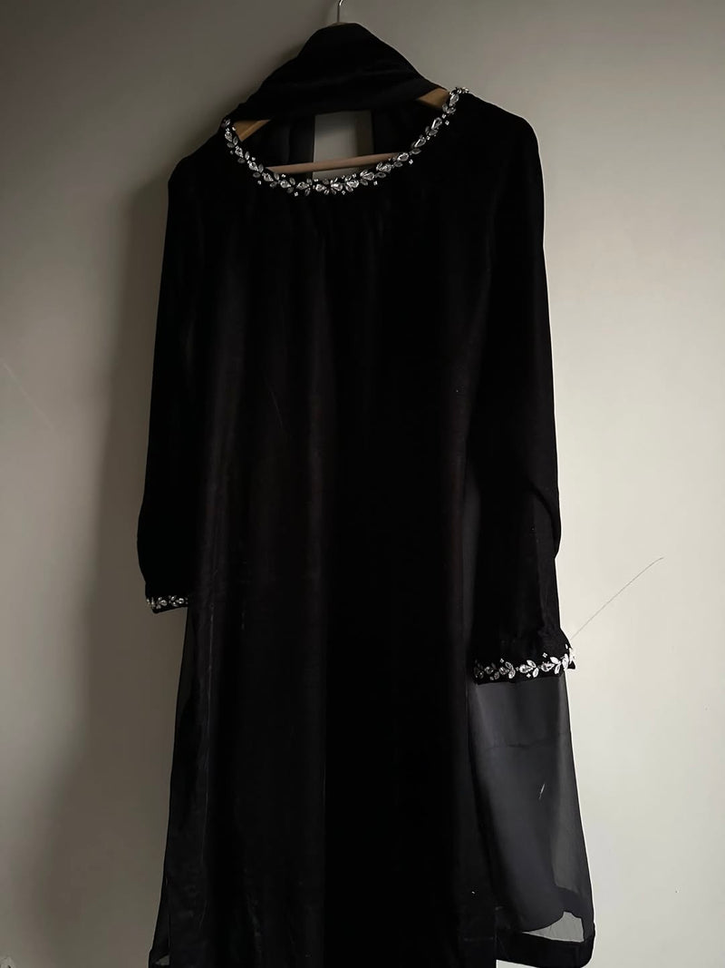 BLACK_FLORAL