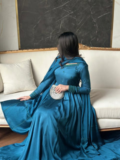 NINA ZANGAALI