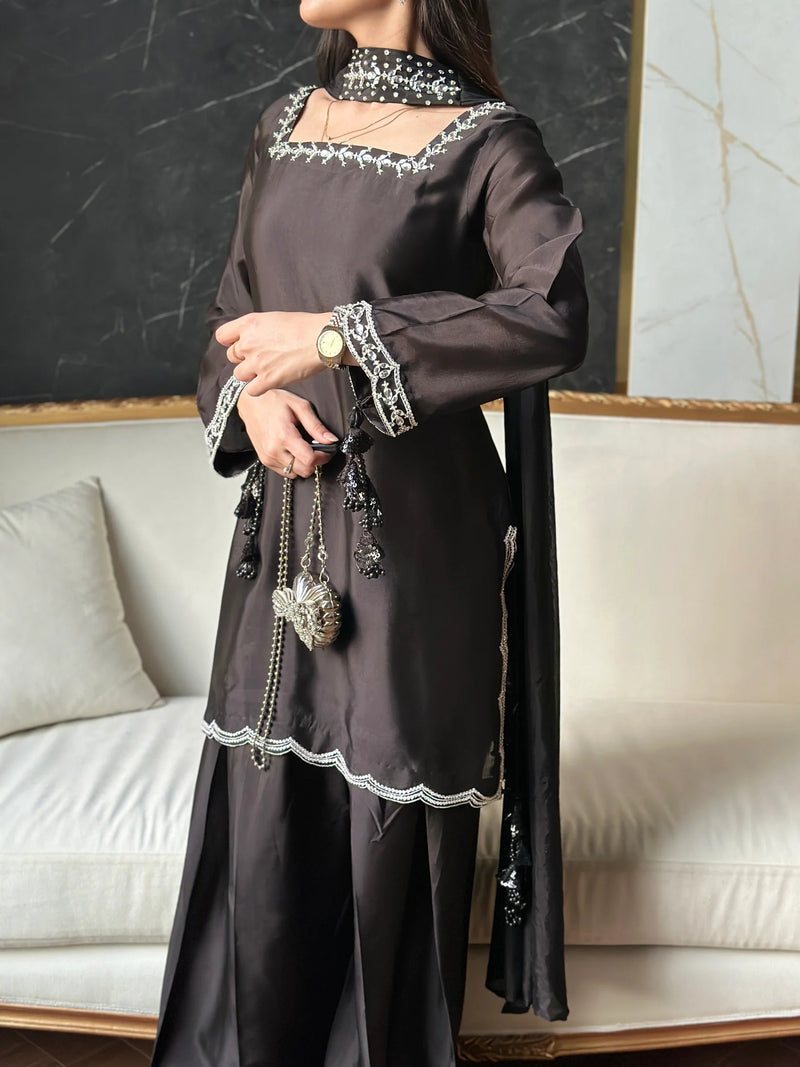 NOOR E SIYAH